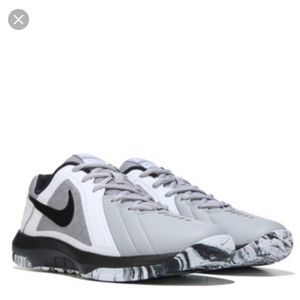 Never been worn Nike Mavins